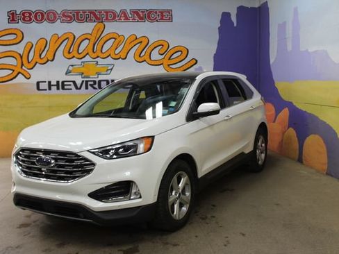 Used 2020 Ford Edge Titanium w/ Equipment Group 301A AWD/4WD image 2