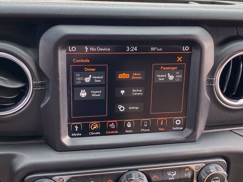 Used 2020 Jeep Wrangler Unlimited Sahara AWD/4WD image 21