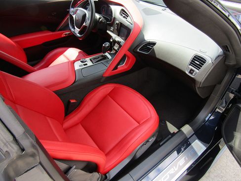 Used 2016 Chevrolet Corvette Z06 w/ 2LZ Preferred Equipment Group RWD image 13