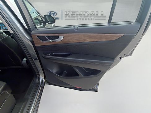 Used 2024 Volkswagen Atlas SE w/ Panoramic Sunroof Package FWD image 28