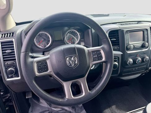 Used 2022 RAM 1500 Classic SLT RWD image 11