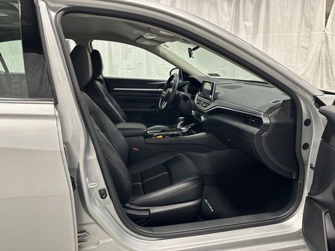 Used 2023 Nissan Altima 2.5 SR FWD image 55