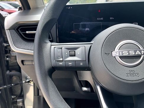 Used 2025 Nissan Kicks SV FWD image 22