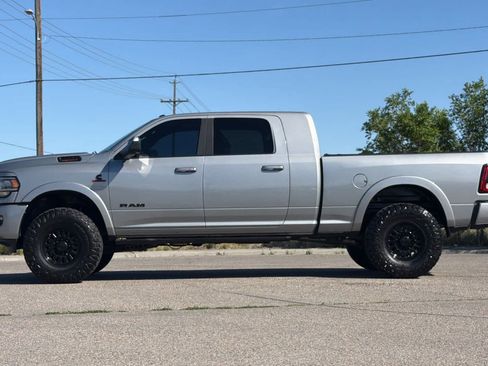 Used 2022 RAM 2500 Laramie w/ Night Edition AWD/4WD image 5