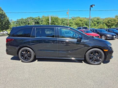 Used 2023 Honda Odyssey Sport image 8