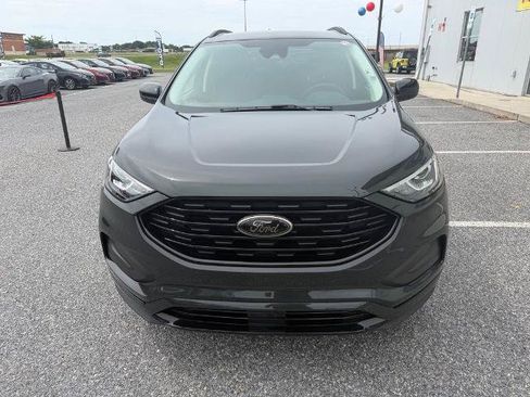Certified 2022 Ford Edge SE w/ Black Appearance Package AWD/4WD image 3