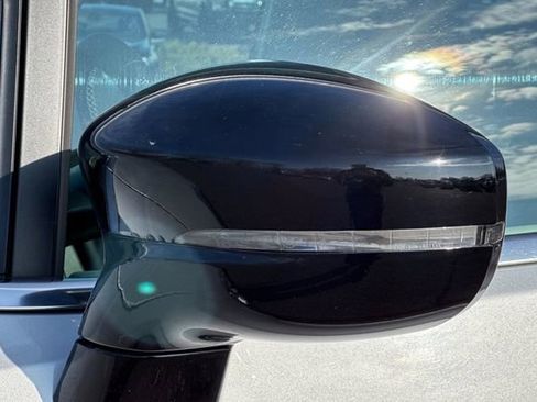 Used 2024 Chrysler Pacifica Touring-L image 54