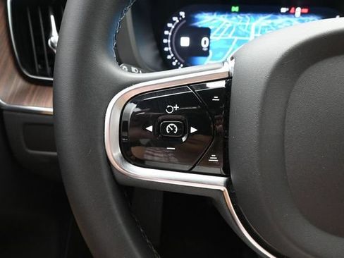 Used 2023 Volvo XC60 B6 Ultimate w/ Protection Package Premier AWD/4WD image 21