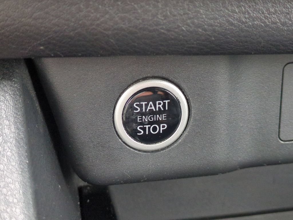 Used 2021 Nissan Rogue SV w/ Premium Package FWD image 26