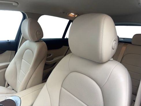 Used 2022 Mercedes-Benz GLC 300 w/ Premium Package Lite image 26