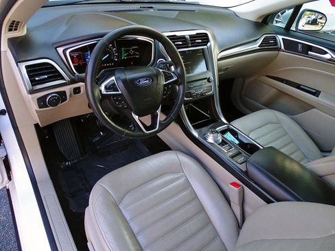 Used 2018 Ford Fusion SE w/ Fusion SE Technology Package FWD image 42