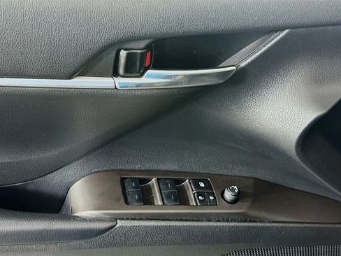 Used 2023 Toyota Camry SE w/ Convenience Package FWD image 17