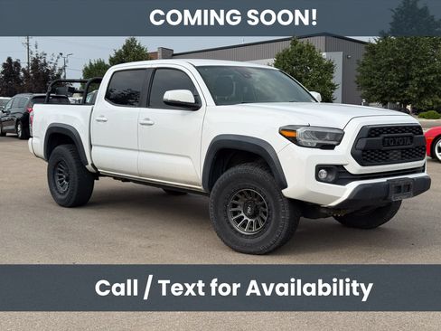 Used 2020 Toyota Tacoma TRD Off-Road w/ Technology Package AWD/4WD image 1