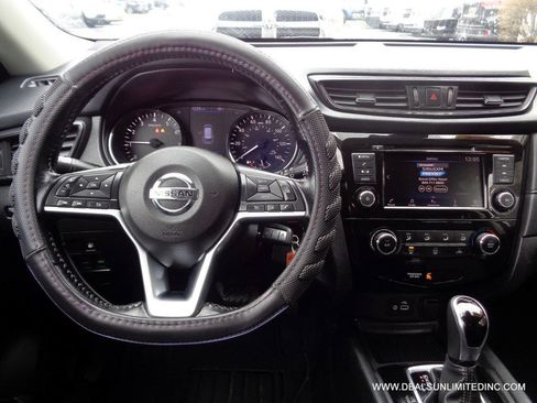 Used 2020 Nissan Rogue S w/ Special Edition Package AWD/4WD image 10