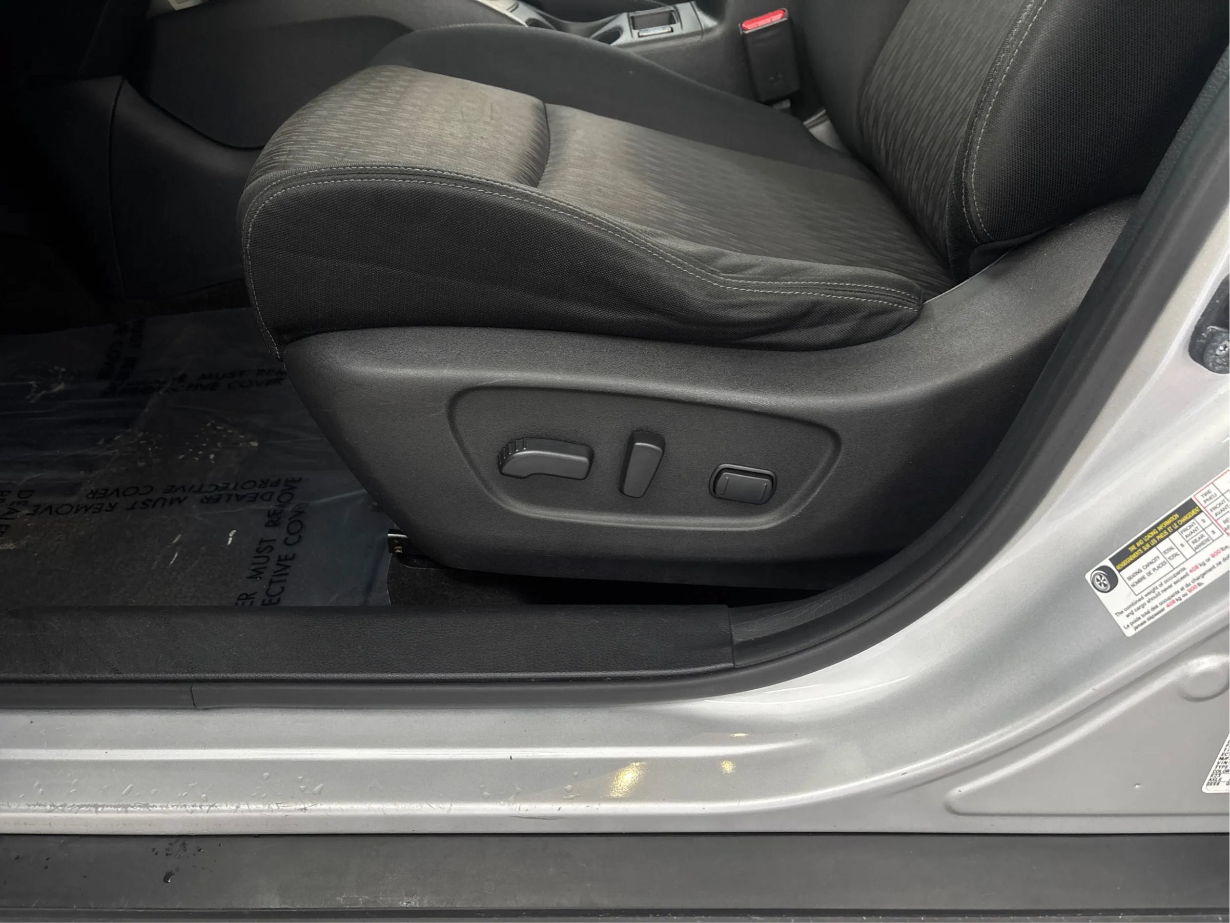 Used 2018 Nissan Rogue SV AWD/4WD image 24