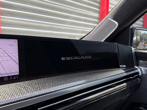Used 2025 Cadillac Escalade V AWD/4WD image 29