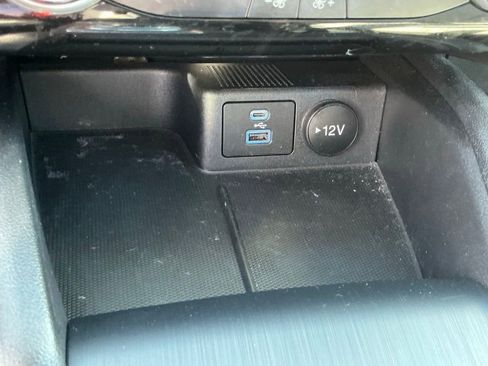 Used 2022 Ford Escape SE FWD image 35