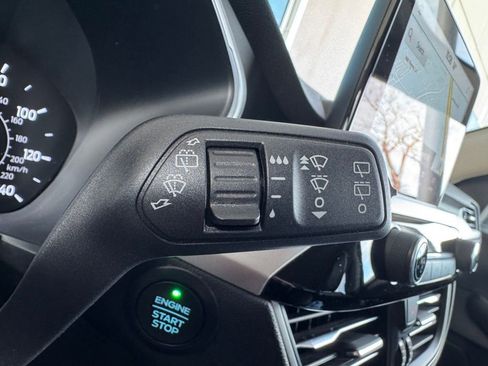 Used 2020 Ford Escape SEL image 13