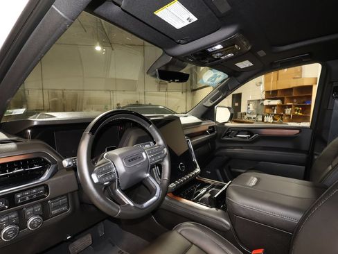 Used 2026 GMC Yukon XL Denali w/ Denali Reserve Package AWD/4WD image 9