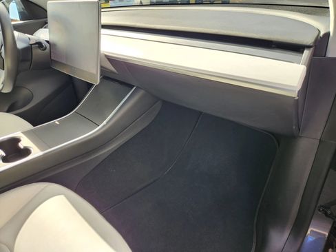 Used 2020 Tesla Model Y Long Range image 38