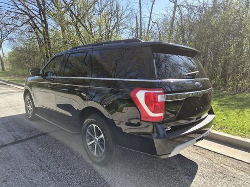 Used 2018 Ford Expedition XLT w/ Equipment Group 201A image 3