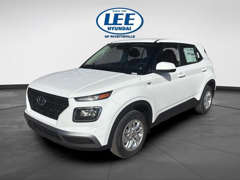 New 2026 Hyundai Venue SE image 8