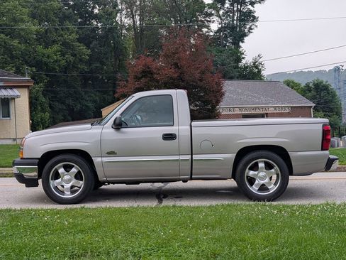 Used 2005 Chevrolet Silverado 1500 LS w/ Light Duty Power Package RWD image 11