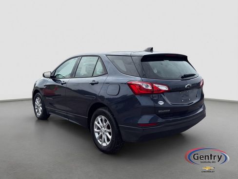 Used 2019 Chevrolet Equinox LS FWD image 4