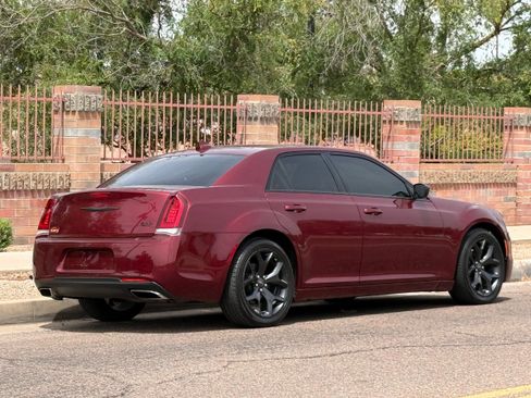 Used 2021 Chrysler 300 Touring w/ Sport Appearance Package RWD image 10