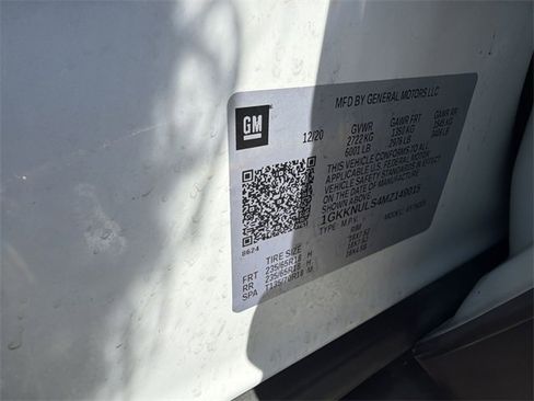 Certified 2021 GMC Acadia SLT w/ Trailering Package image 33