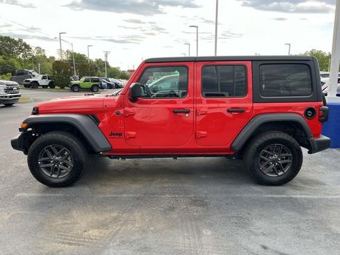 Used 2025 Jeep Wrangler Unlimited Sport AWD/4WD image 6