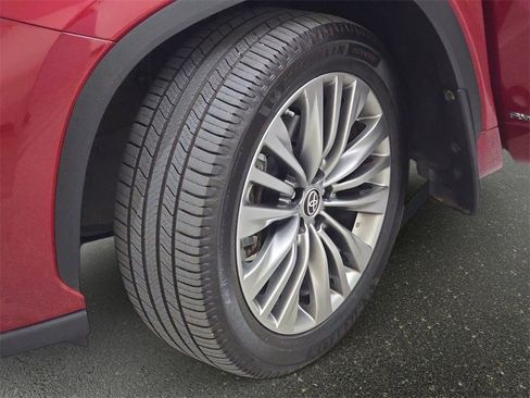 Used 2021 Toyota Highlander Platinum image 35