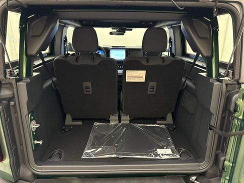 New 2025 Ford Bronco Base image 33