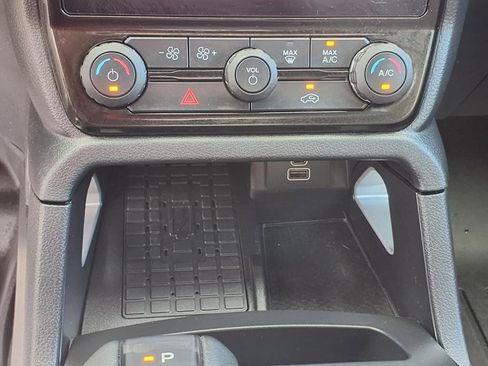 Used 2024 Ford Ranger Lariat w/ Trailer Tow Package image 18