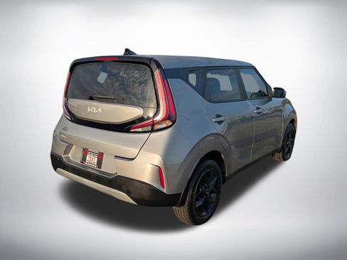 Used 2023 Kia Soul LX w/ Option Group 015 FWD image 3