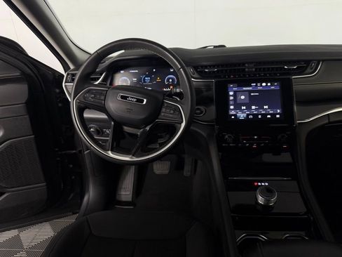 Used 2023 Jeep Grand Cherokee L Laredo RWD image 30