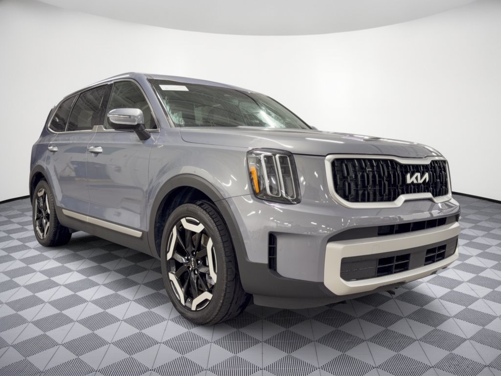 Used 2024 Kia Telluride EX w/ EX Captain's Chair Package FWD image 7