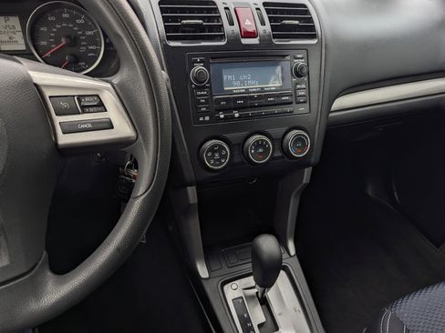 Used 2014 Subaru Forester 2.5i image 10
