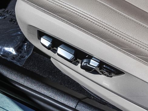 Used 2020 BMW 530e xDrive AWD/4WD image 20