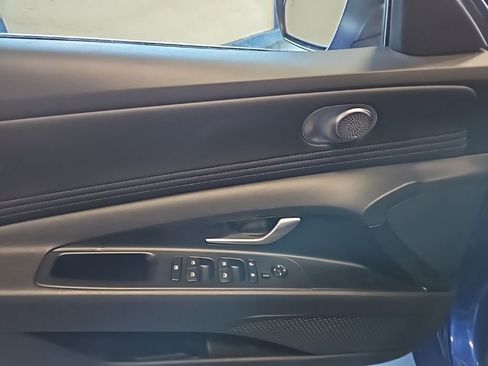 Used 2025 Hyundai Elantra SEL FWD image 17