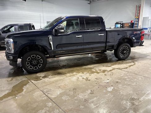 Used 2024 Ford F250 Platinum image 5