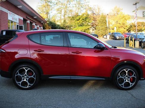 Used 2024 Alfa Romeo Tonale Veloce w/ Premium Interior Package image 6