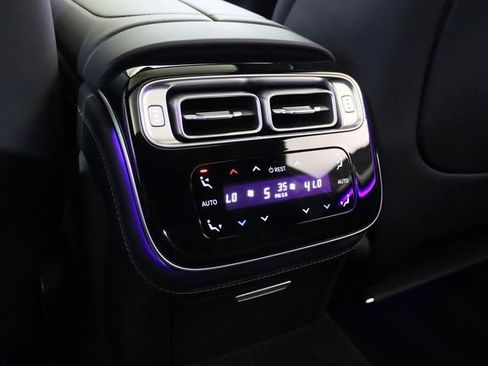 Used 2022 Mercedes-Benz S 580 4MATIC Sedan w/ Rear Seat Package image 17