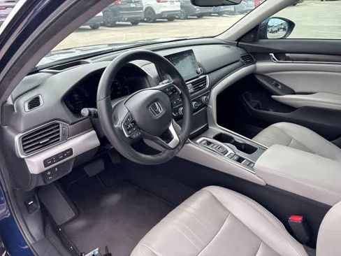 Used 2019 Honda Accord Touring image 9