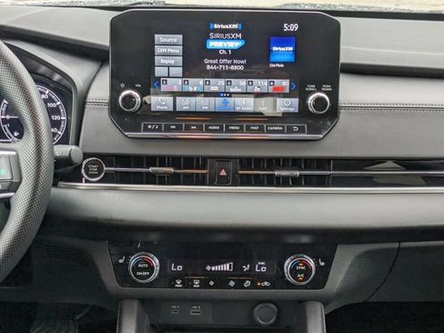 Used 2023 Mitsubishi Outlander SE FWD image 18