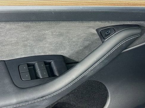 Used 2023 Tesla Model Y Long Range image 17