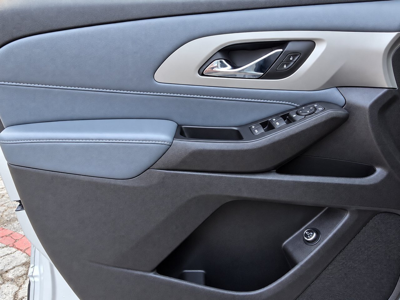 Certified 2021 Chevrolet Traverse LT FWD image 13