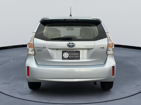 Used 2014 Toyota Prius V Two image 7