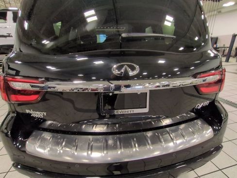 Used 2024 INFINITI QX80 Luxe w/ Cargo Package image 30