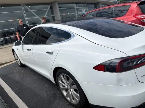 Used 2015 Tesla Model S 85D AWD/4WD image 7